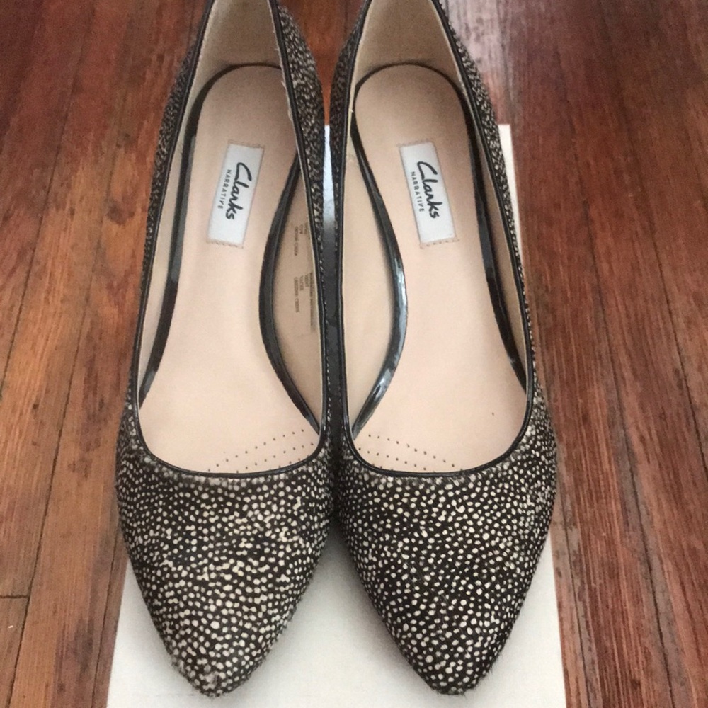 Never worn Clark’s Black and Cream Heels